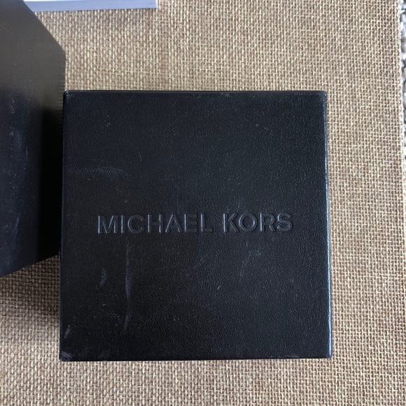 Michael Kors Tortoise & Gold Watch - Picture 5 of 5